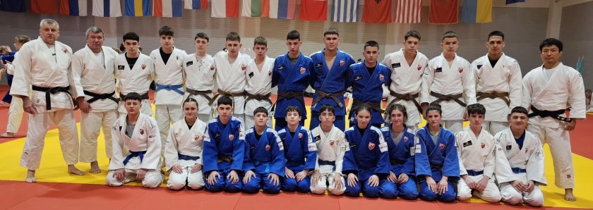 Звездини кадети на тренинг кампу у Поречу